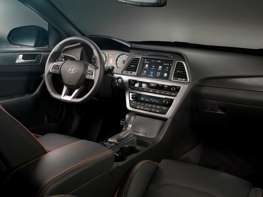  Hyundai Sonata 2015 года  (US) (фото 9 из 12)
